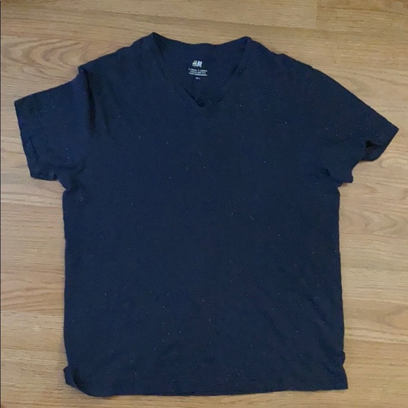 H&M V Neck Tee - Picture 2 of 3